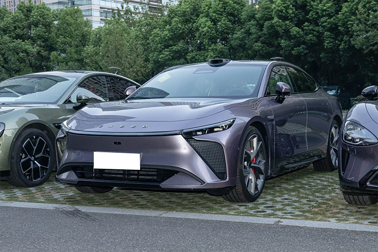 Xingtu Star Era ES Energy Four-Wheeled Electric Car with Maximum Power of 353kW and Fast Charging Speed in 2024.08