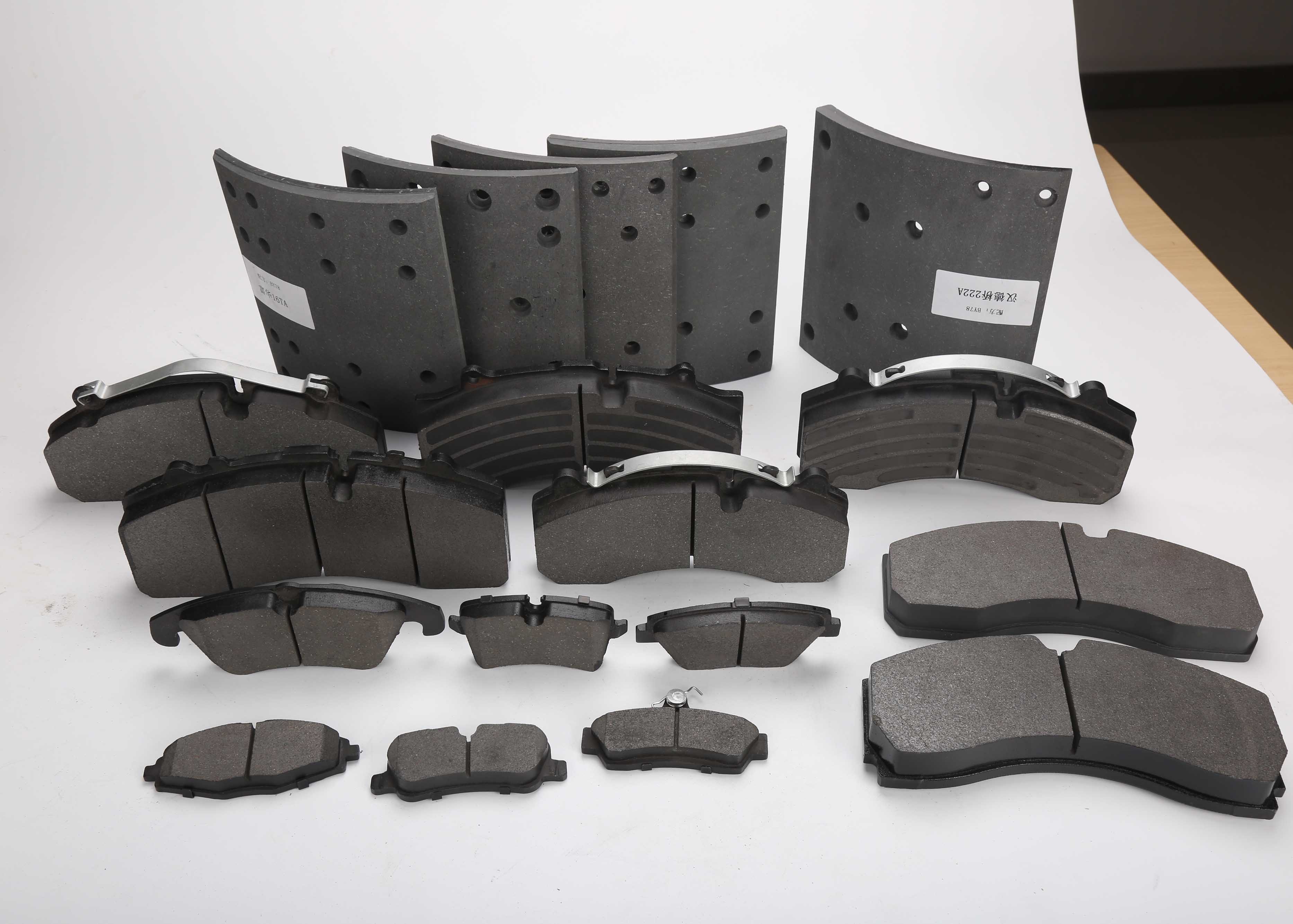 Low Metallic Car Brake Pads No Noise 80000km Warranty for Toyota / Lexus
