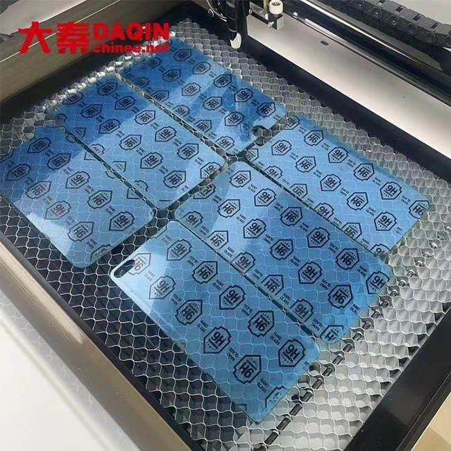 Automatic Daqin Tempered Glass Cutting Machine Mobile Cover Sticker Design 30KG