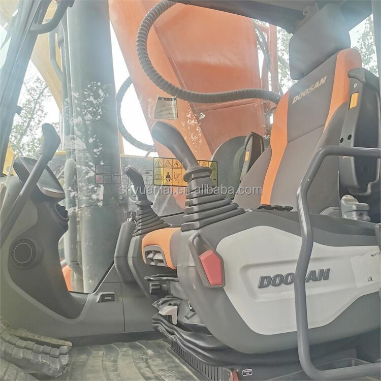 DOOSAN DX530 Excavator for Crushing Used Hand Excavators Affordable Energy-Saving