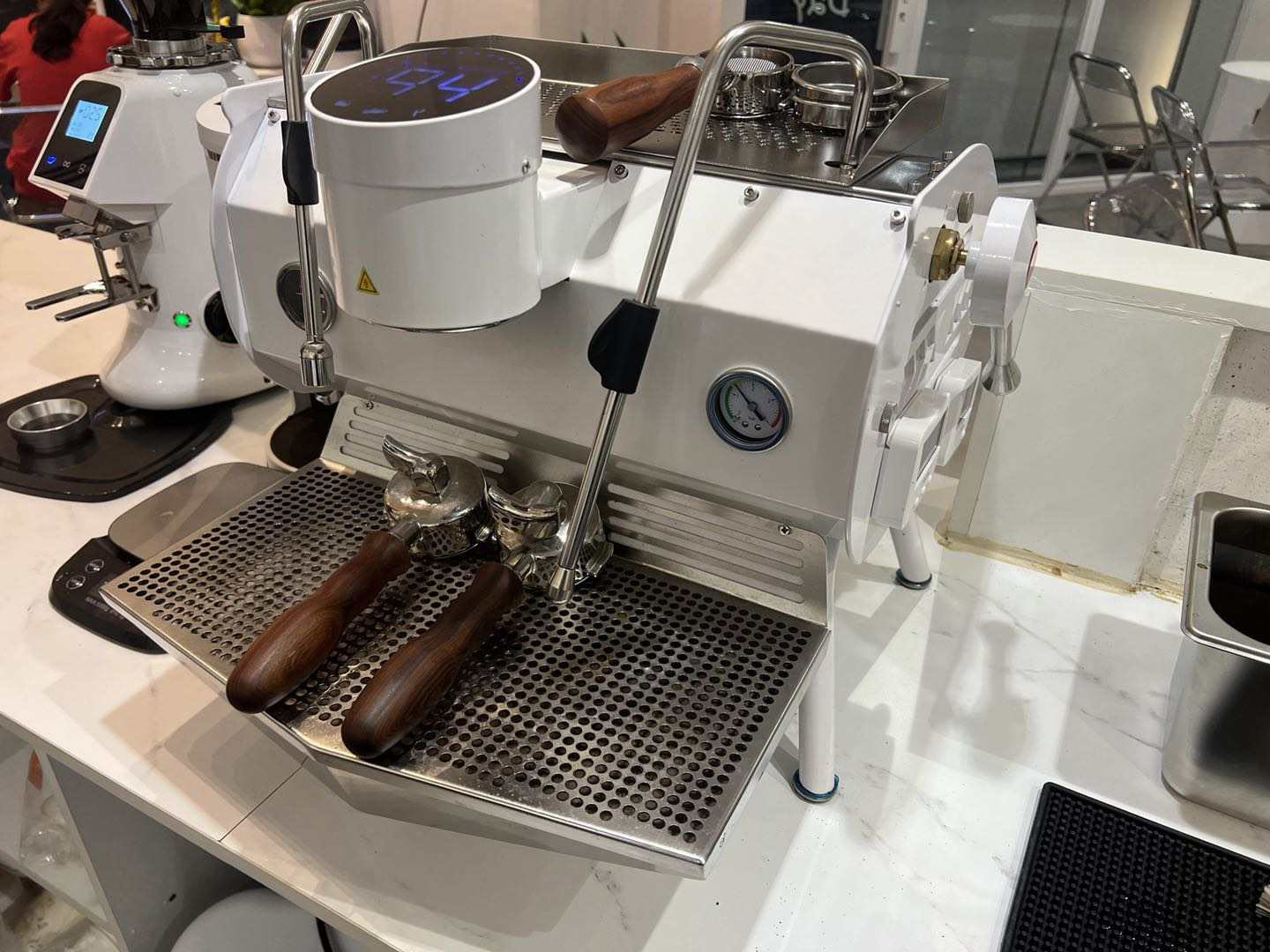 Professional 6.0L Dual Boiler Semi-Automatic Espresso Machine with 5 0.5 0.5L Capacity
