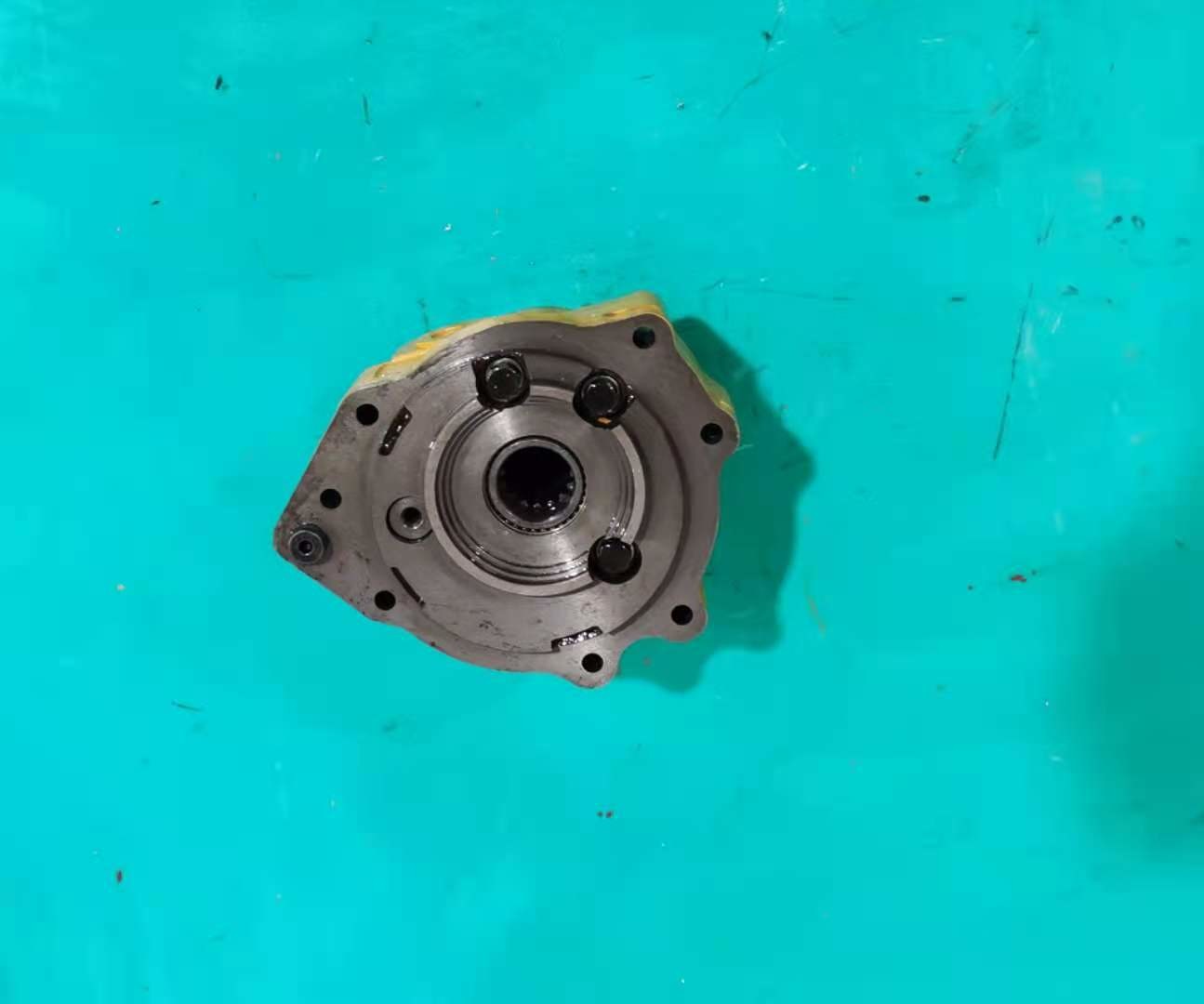 113-15-00470 PUMP ASS'Y FOR BULLDOZERS CRAWLER LOADERS VARIABLE SPEED PUMP 9KGS