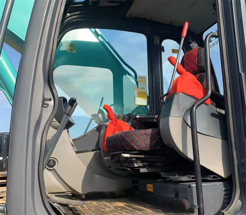 Green Used Kobelco Excavator Hydraulic SK210LC