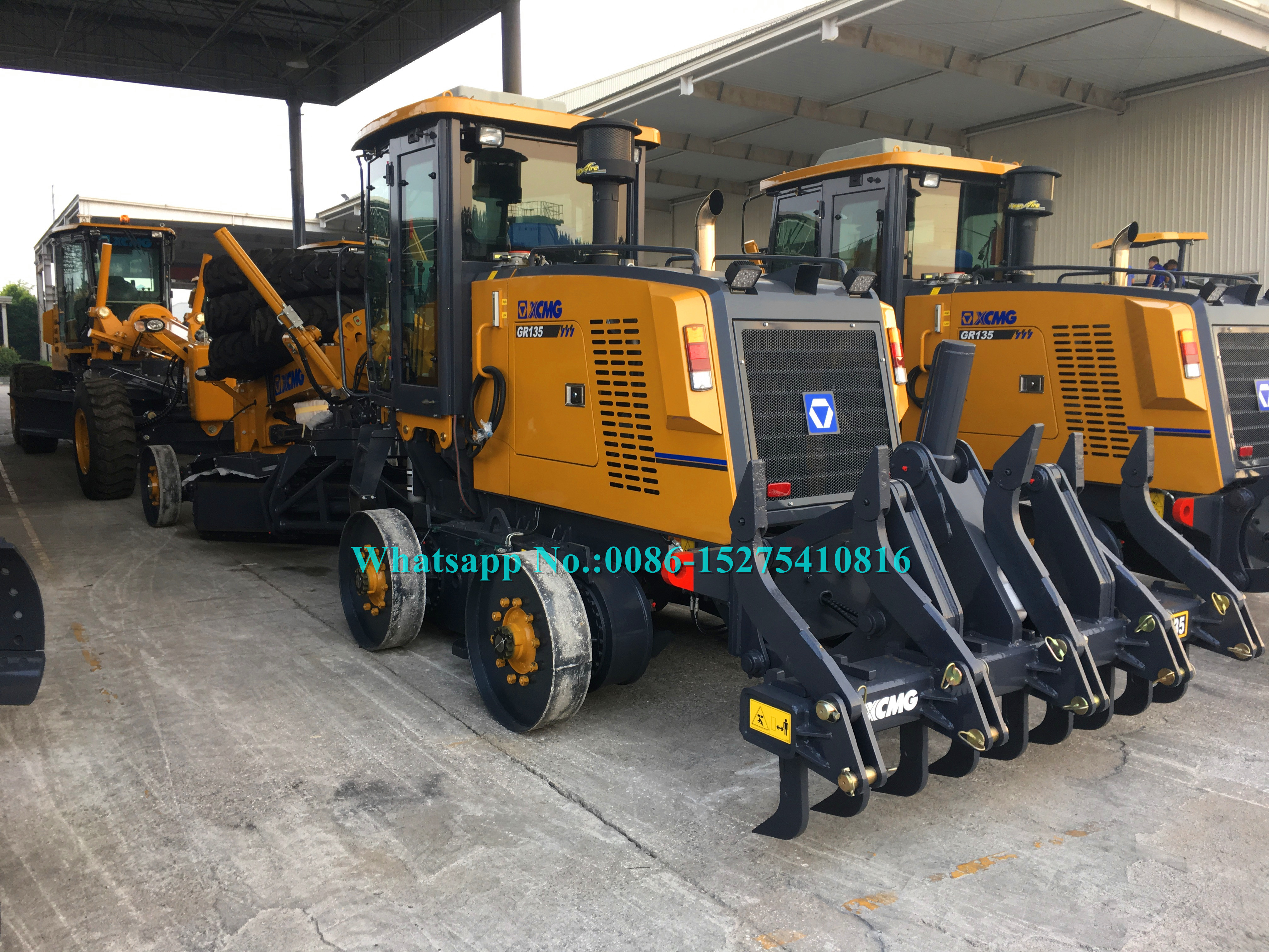 GR135 130HP 11000kg Tractor Dirt Road Grader Machine With Cummins Engine