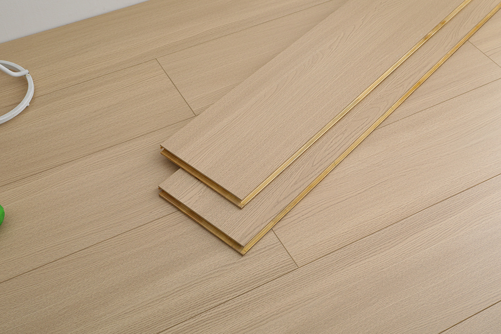 Three-Layer Oak Engineered HPL Flooring with AB Grade and Formaldehyde-Free Material