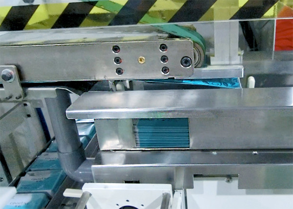 Plc Controller Sanitary Napkin Packing Machine Infeed By Manual