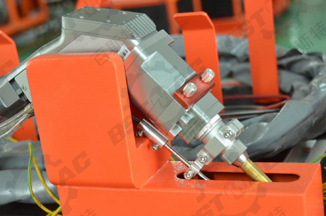 Automatic Tube 2000W Laser Welding Machine QBH Interface With Handheld Welding Head