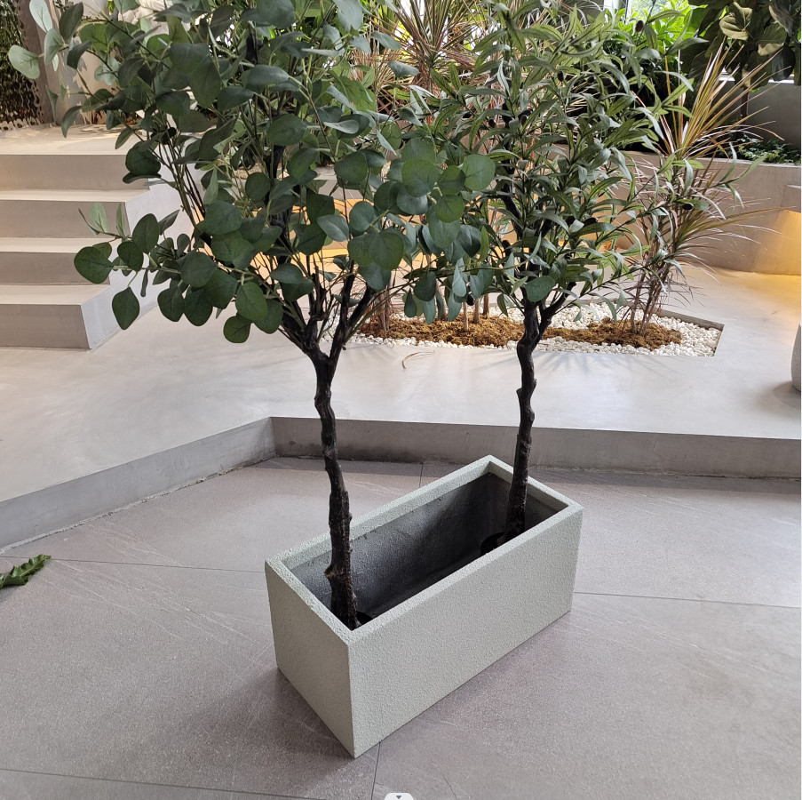 Matte Garden Fiberglass Flower Pots Black Color For Outside