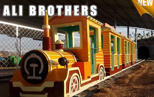 Outdoor Amusement Equipment Tourist Electric Train Games New Design Track And Trackless Train