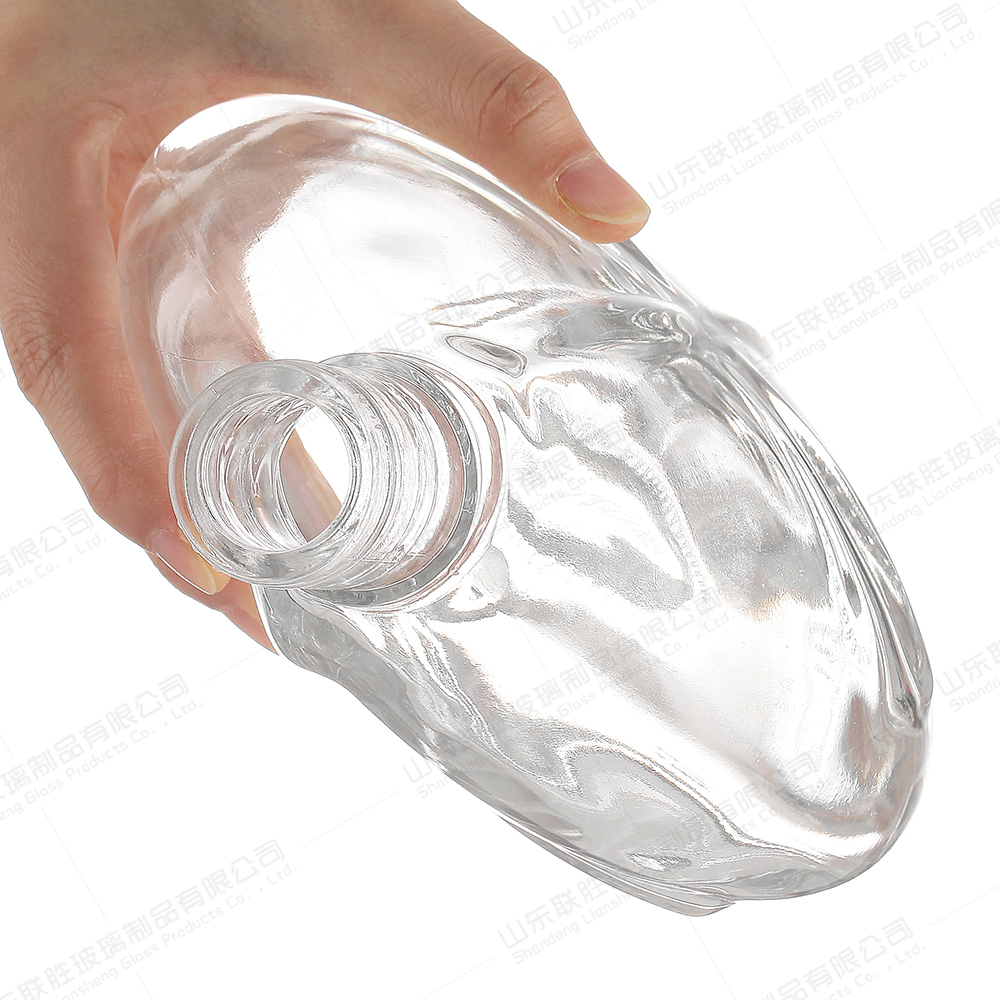 Vodka Hot Stamping Customized 700ml Xo Transparent Glass Wine Bottle with Plastic Lid