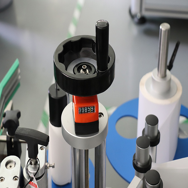 Desktop Round Rod Glass Bottle Labeling Machine for Automatic Honey Lip Balm Packaging