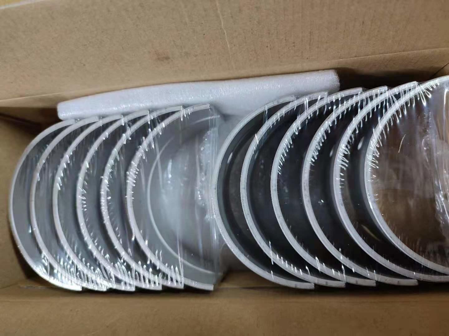 S6d 6d125 Sa6d125 Diesel Engine Connecting Rod Bearing 6151-31-3040 Con Rod