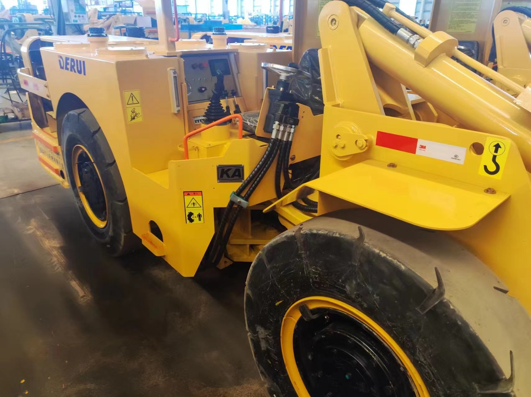 DERUI Scooptram Underground Mining Equipment High Quality Remote Control Functions