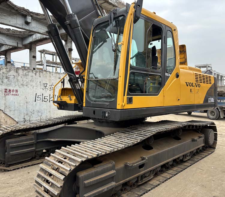 2018 Used Volvo 290 Excavator in Korea 29 Ton Crawler Chain Earth-moving Machinery