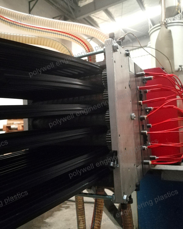 Plastic Moulding Dies Used On Single Screw Machine For Heat Insulation Strips Production