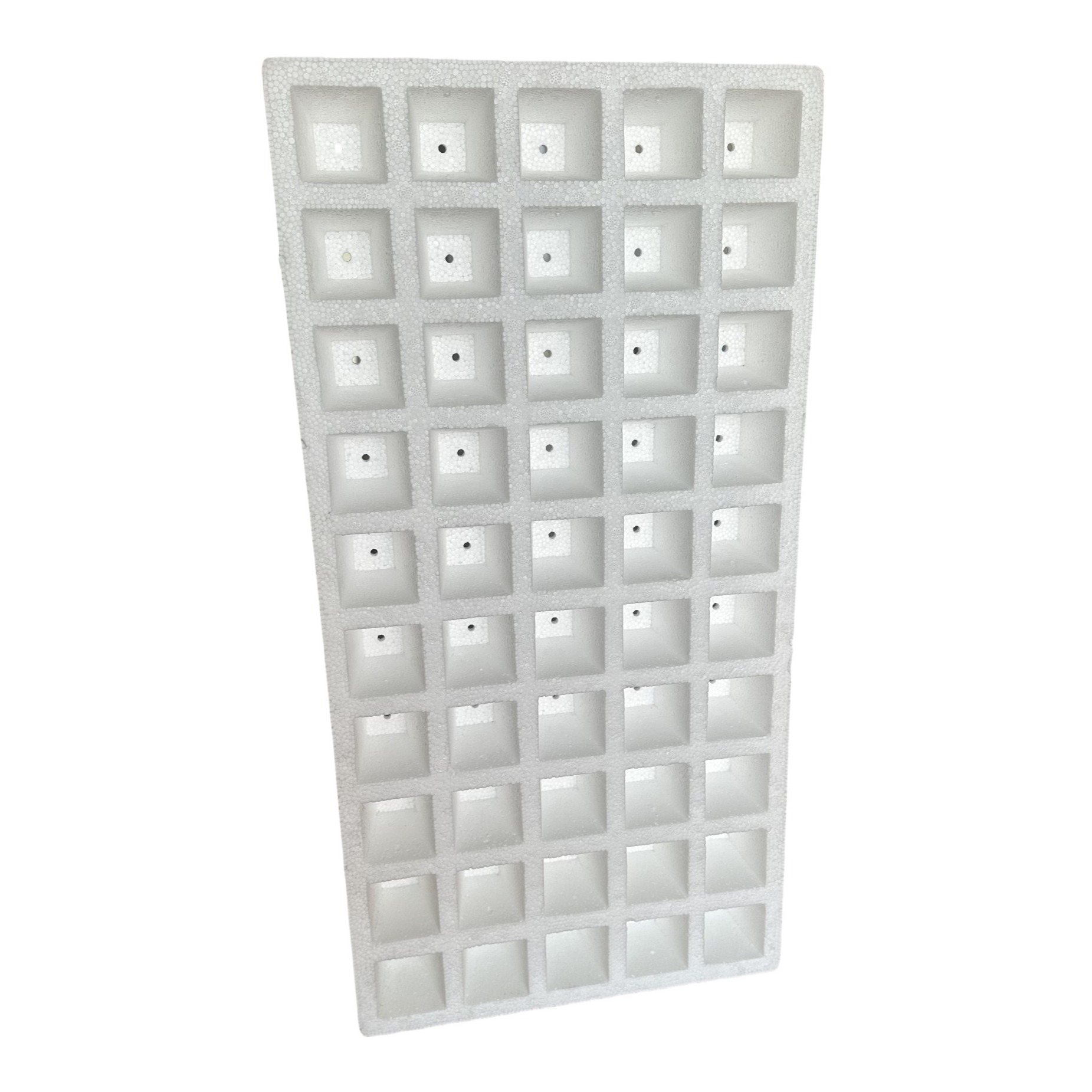 EPS foam seedling tray is customized for the seedling of vegetables (such as tomatoes and peppers), lettuce, cabbage, flowers, herbs and other crops.