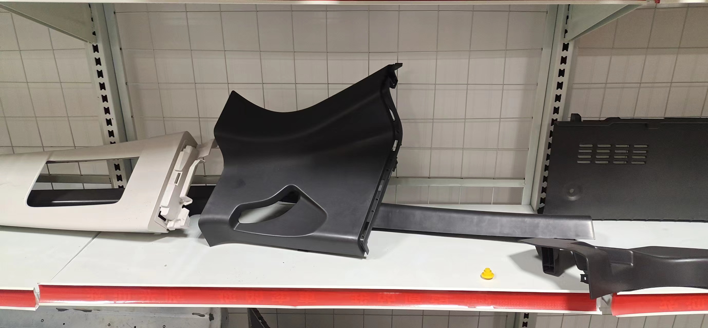 Custom Design Car Plastic Mould maker , Auto Parts Plastic Injection Mold