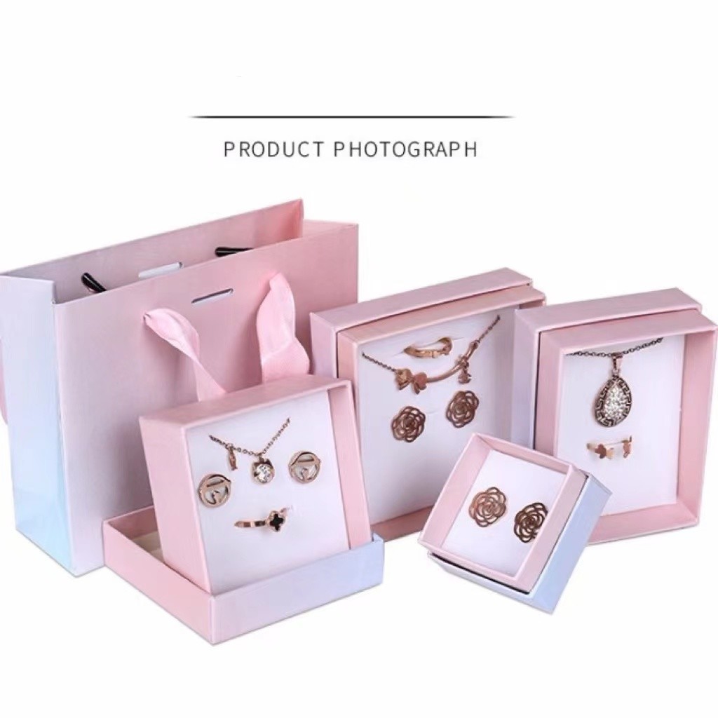 OEM Logo Cardboard Gift Packaging Box 5x5x3 Gift Box Environmentally Friendly Mailers