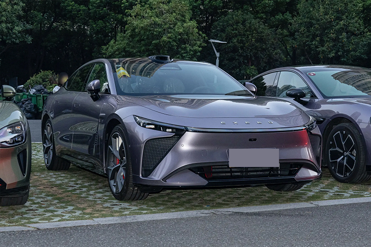 Xingtu Star Era ES Energy Four-Wheeled Electric Car with Maximum Power of 353kW and Fast Charging Speed in 2024.08