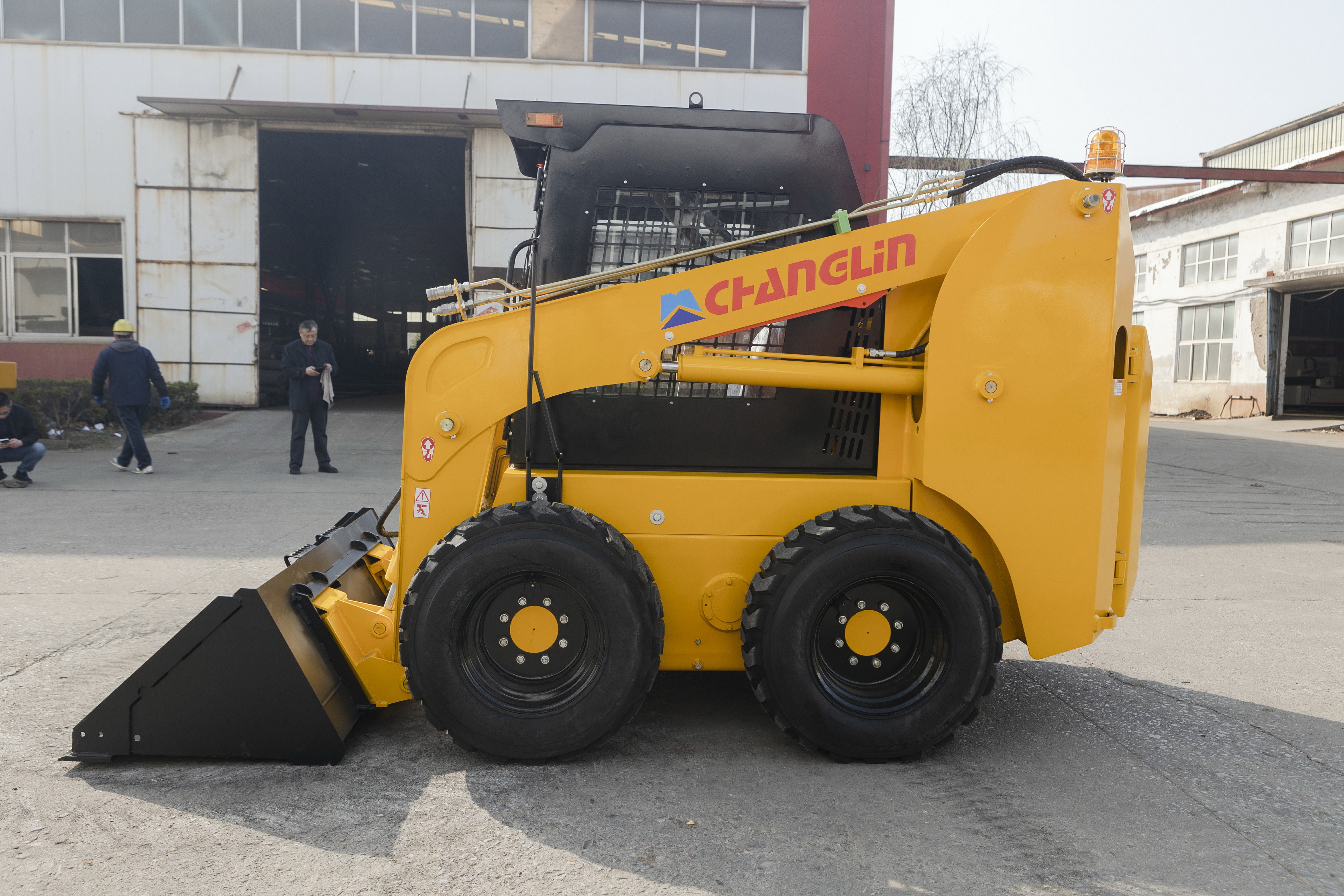 Changlin Yellow Skid Loader Excavator 255F 0.4M3 Operating Weight 2400 Kg