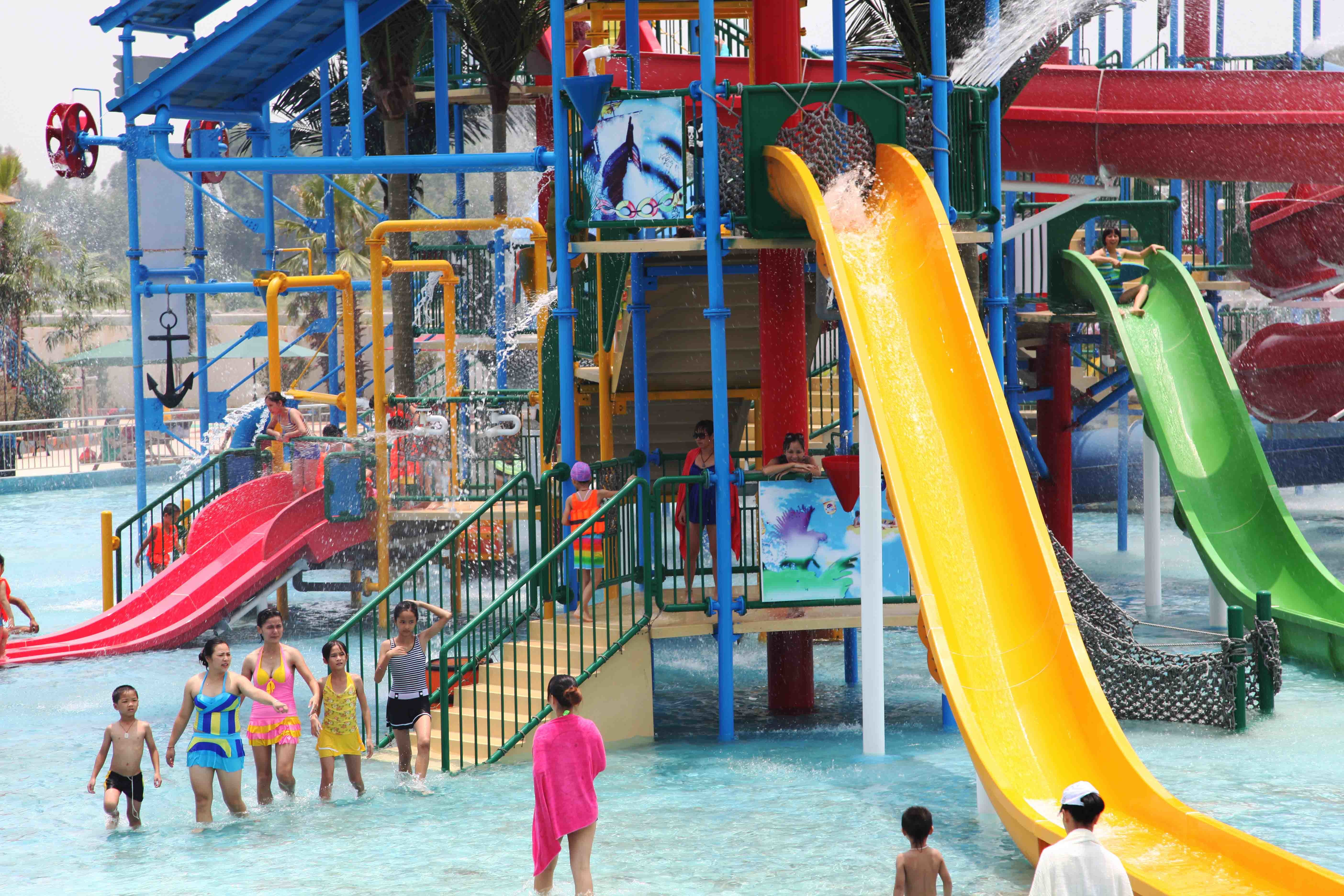 Interactive Aqua Park Games Water House For Fun Theme Park / Fiberglass Slides