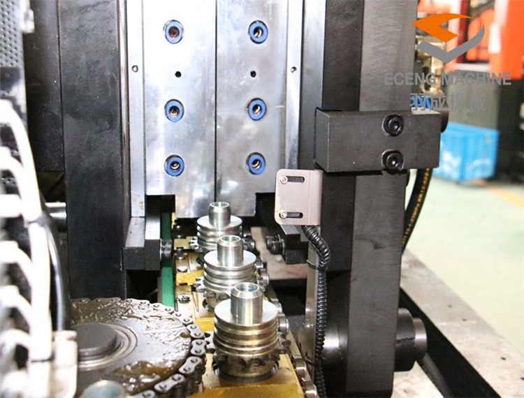 PET 4 Cavity Mineral Water Bottle Making Machine 4.5*1.6*1.9m