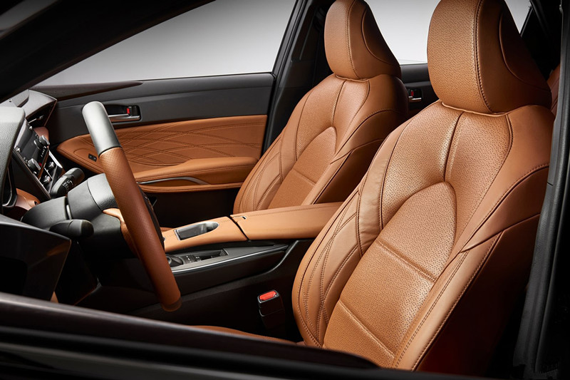 TO-YOTA Avalon 2.0L Petrol Cars with Big Space and Electric Steering System Made
