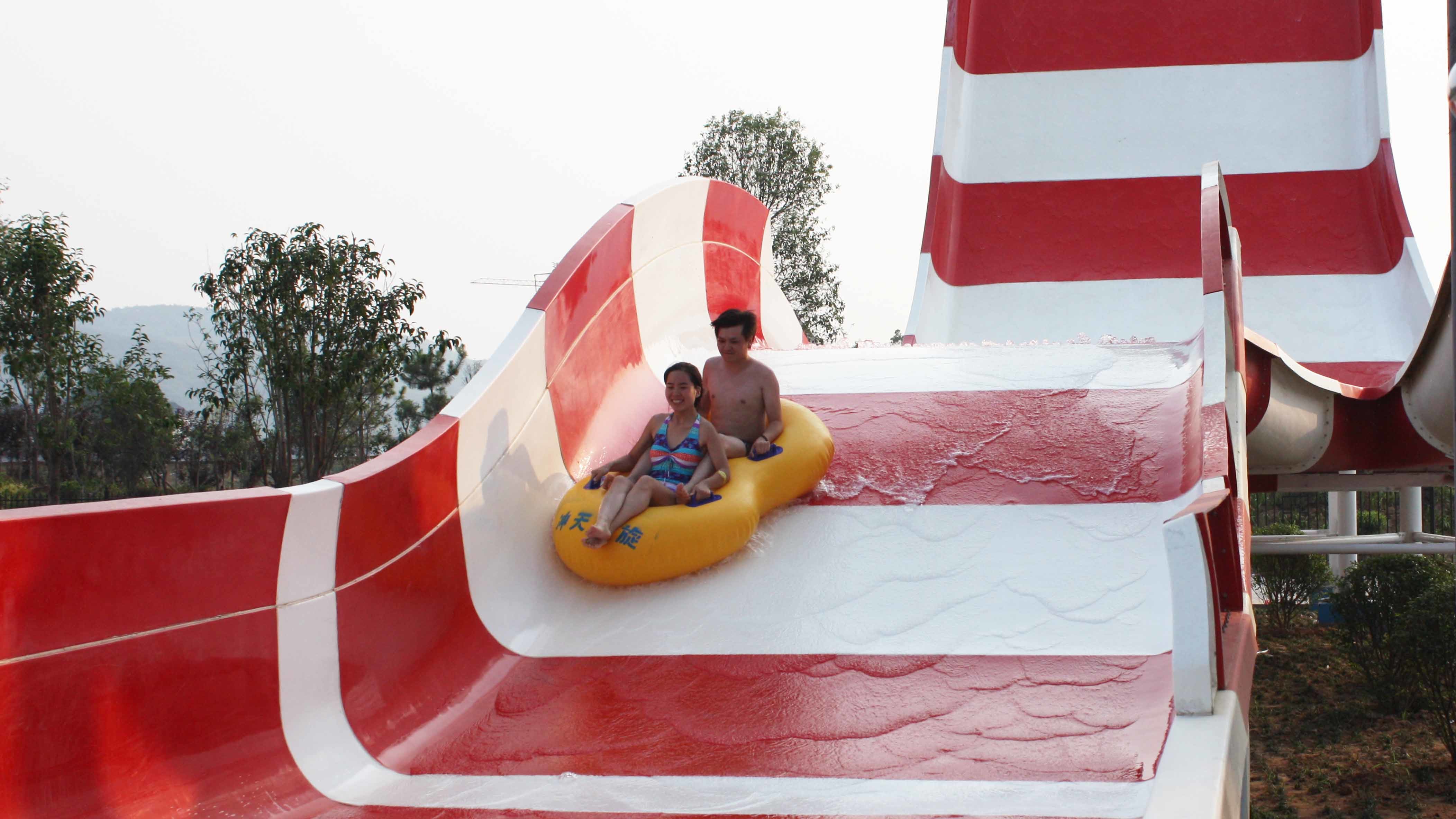Giant Aqua Park Equipment Exciting Swwiming Pool Waterslides For Water Park