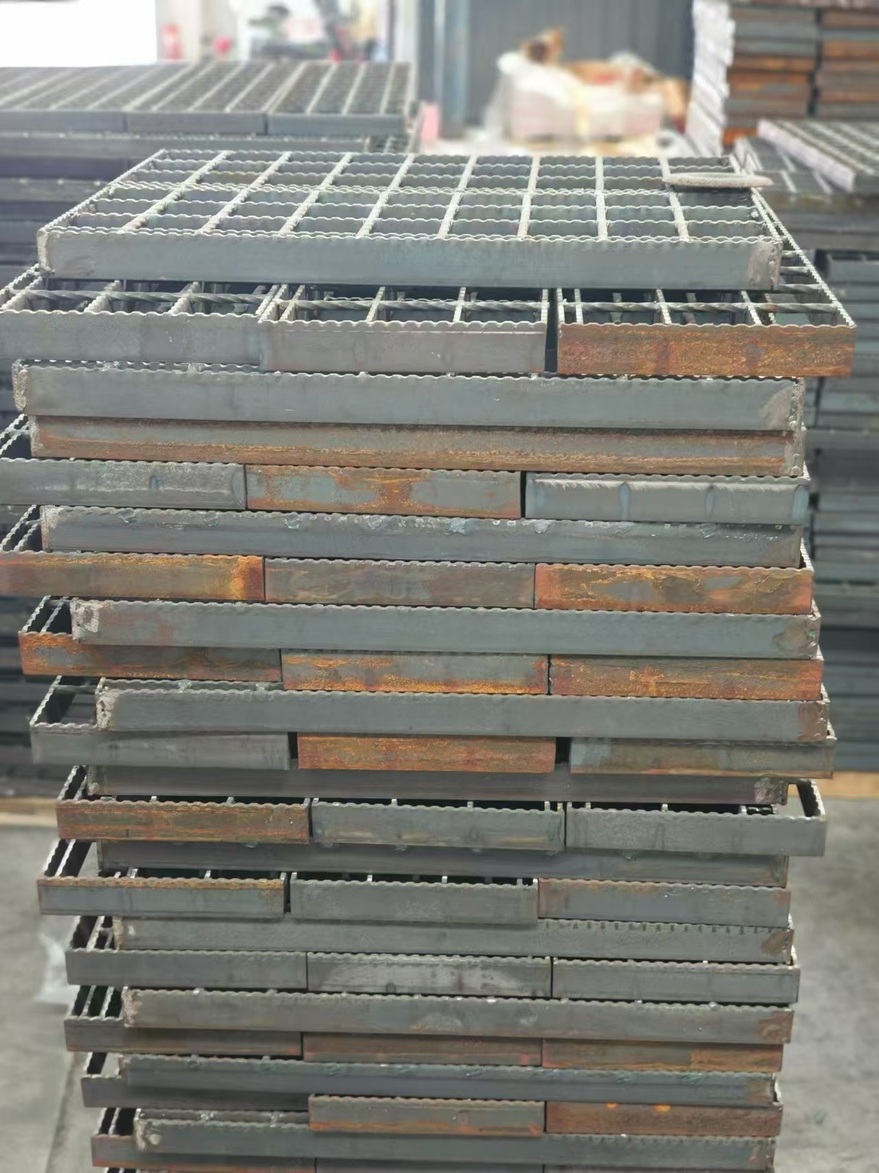 Galvanized Anti Slip Square Shape Load Capacity Stainless Steel Round Grating
