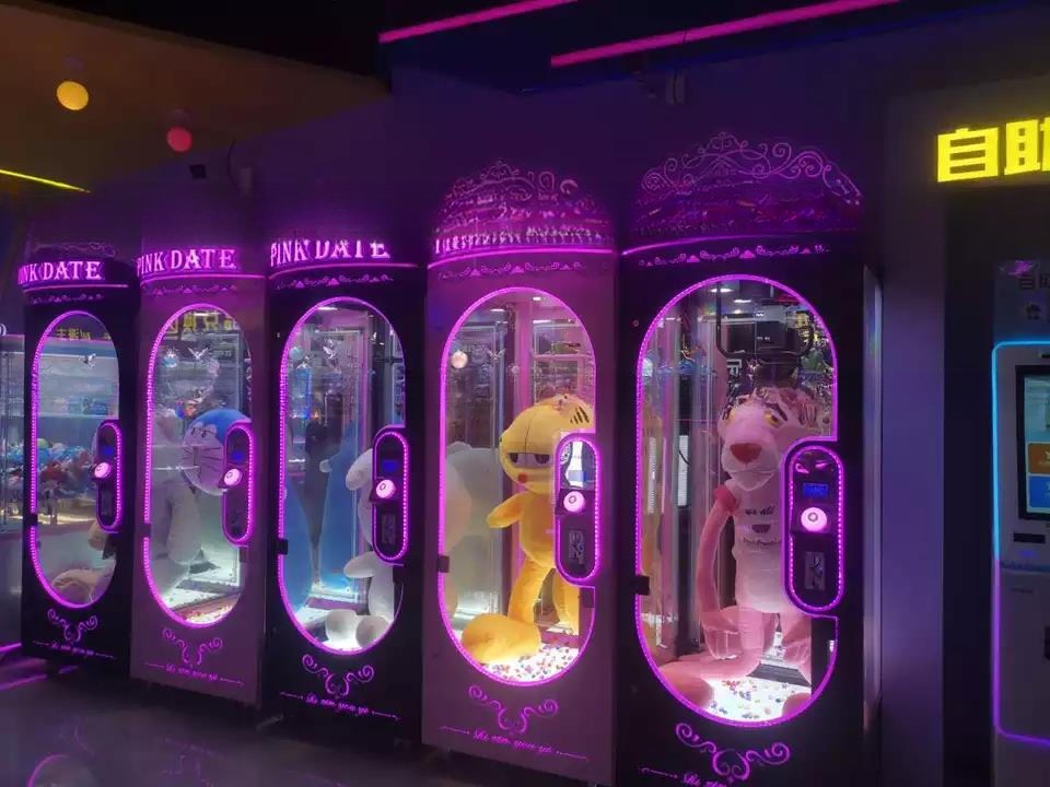 Dreamland factory coin operated cut ur prize vending machine bill acceptor ICT pink date big toys game machine