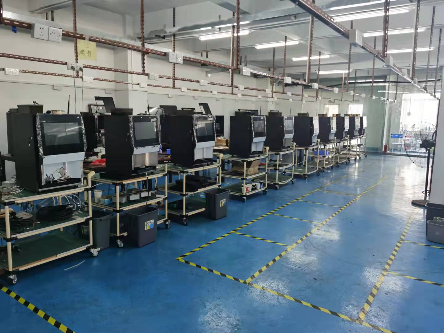 SS304 Tempered Glass Tea And Coffee Vending Machine For Restaurant
