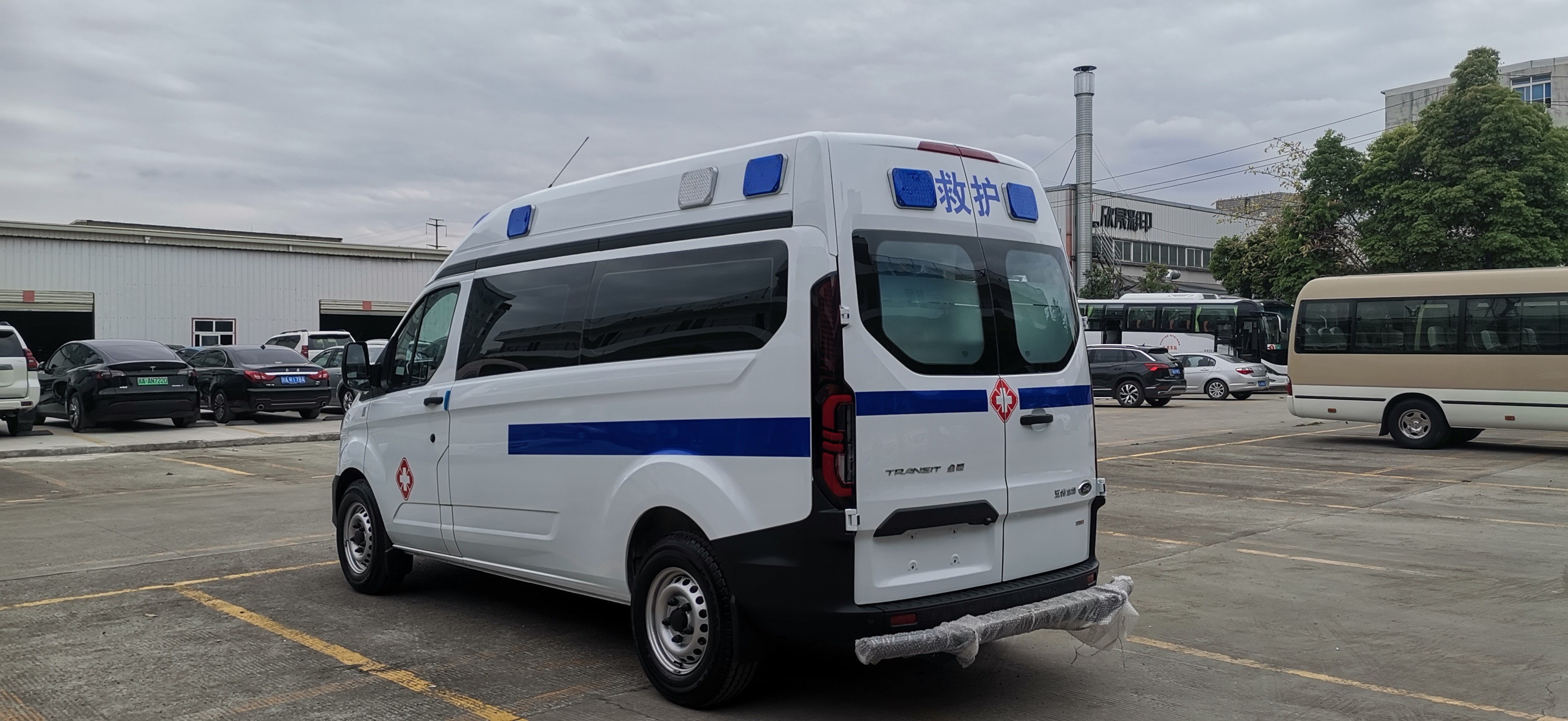 7 Seats / 8 Seats Ford Transit Custom Ambulance Diesel 4×2