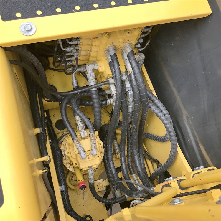 12.6 Ton Operating Weight KOMATSU PC 130 Excavator Used from Japan 2021 Year Model