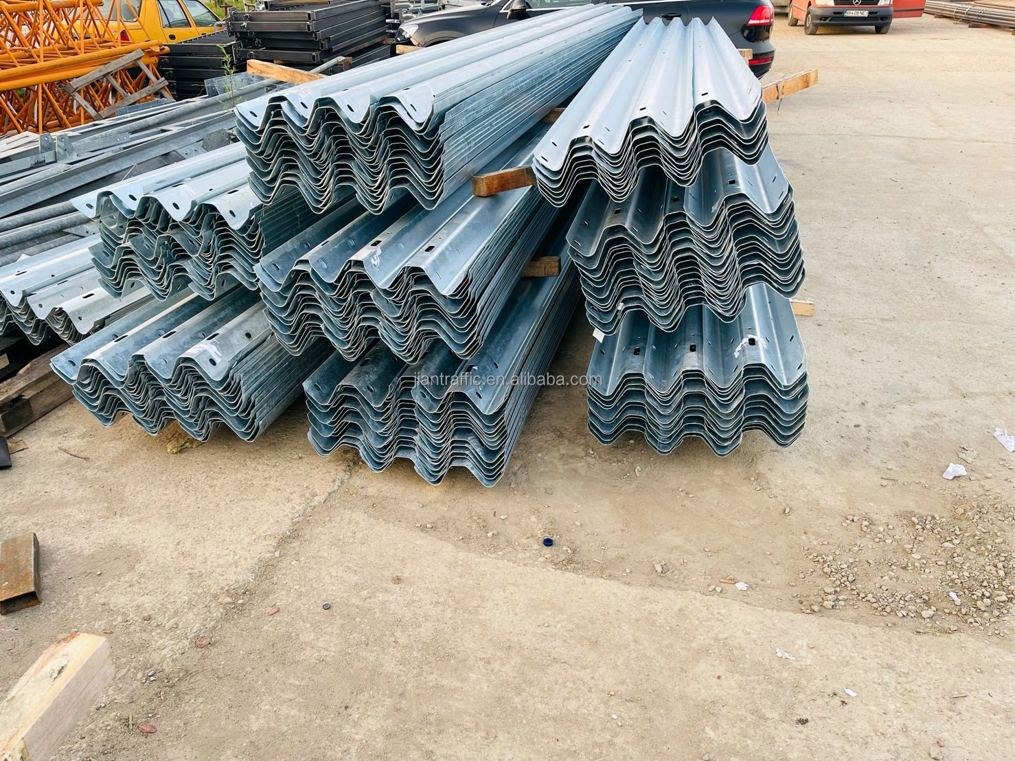 Road Safety Barrier with Q235 Q345 Steel Material and AASHTO M-180 Standard