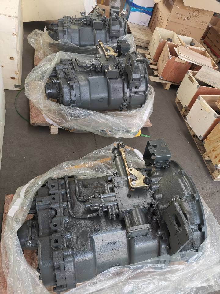 Sinotruk HOWO Shacman FAW Foton Camc Truck Hw19710 Gearbox