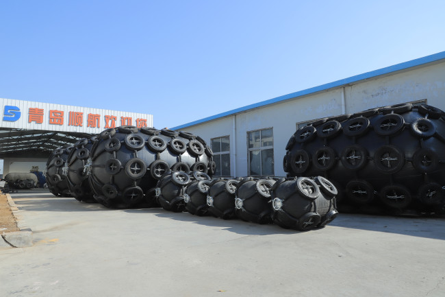 Boat Protection with Inflatable Rubber Fenders and Dipped Tyre Cord Fabric Materials
