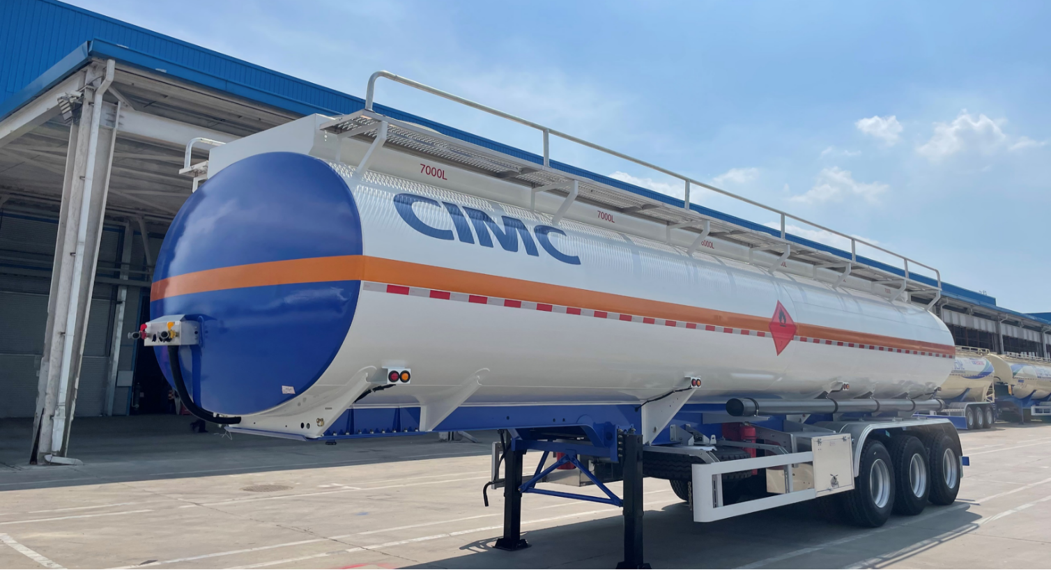 CIMC 3 Axles 8000L/5500L/7000L/7500L Gasoline and Diesel 4 compartments design 28 KL Steel Fuel hydraulic Tank Trailer