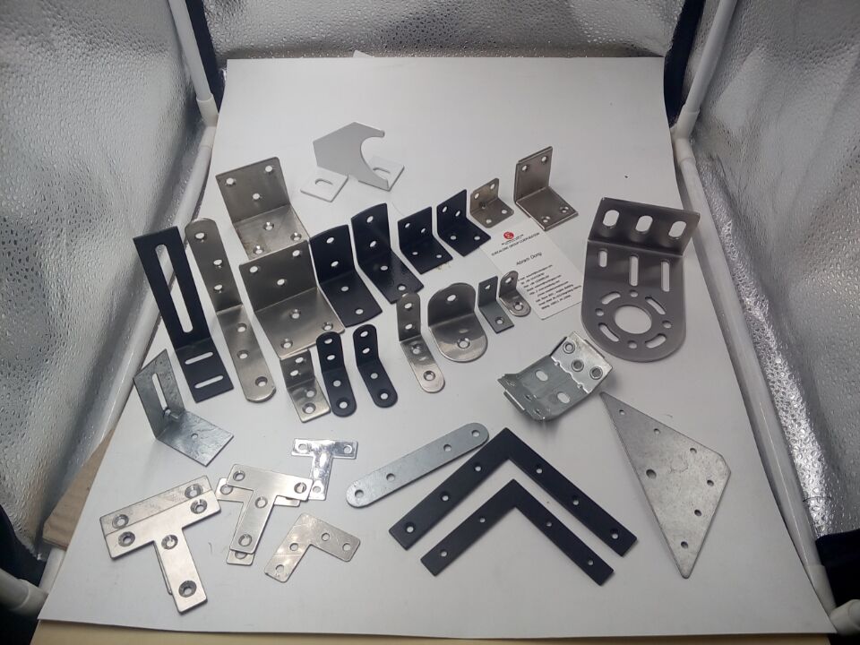 Hardware Timber Connectors Galvanized Steel Corner Brackets Weighing 36.4g