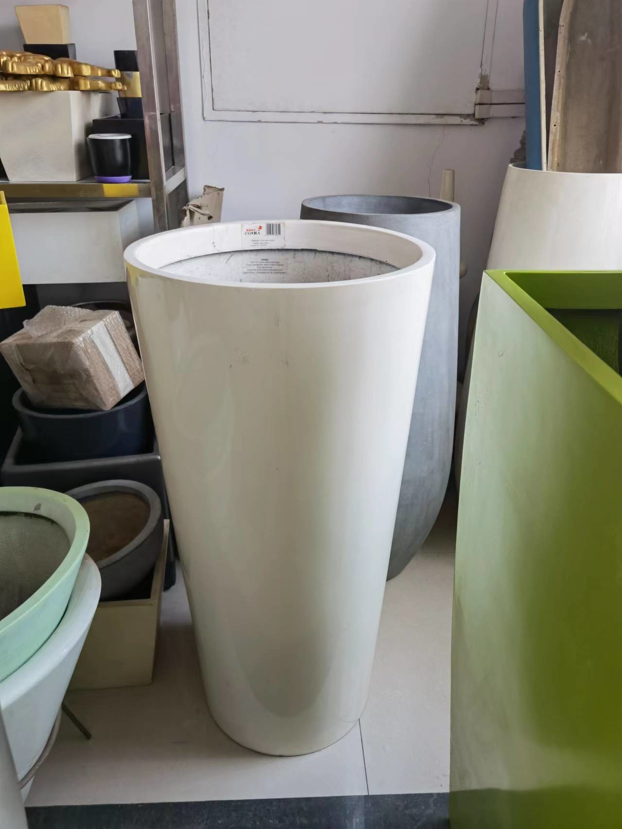Modern Fiberglass Flower Planters For Indoor And Outdoor