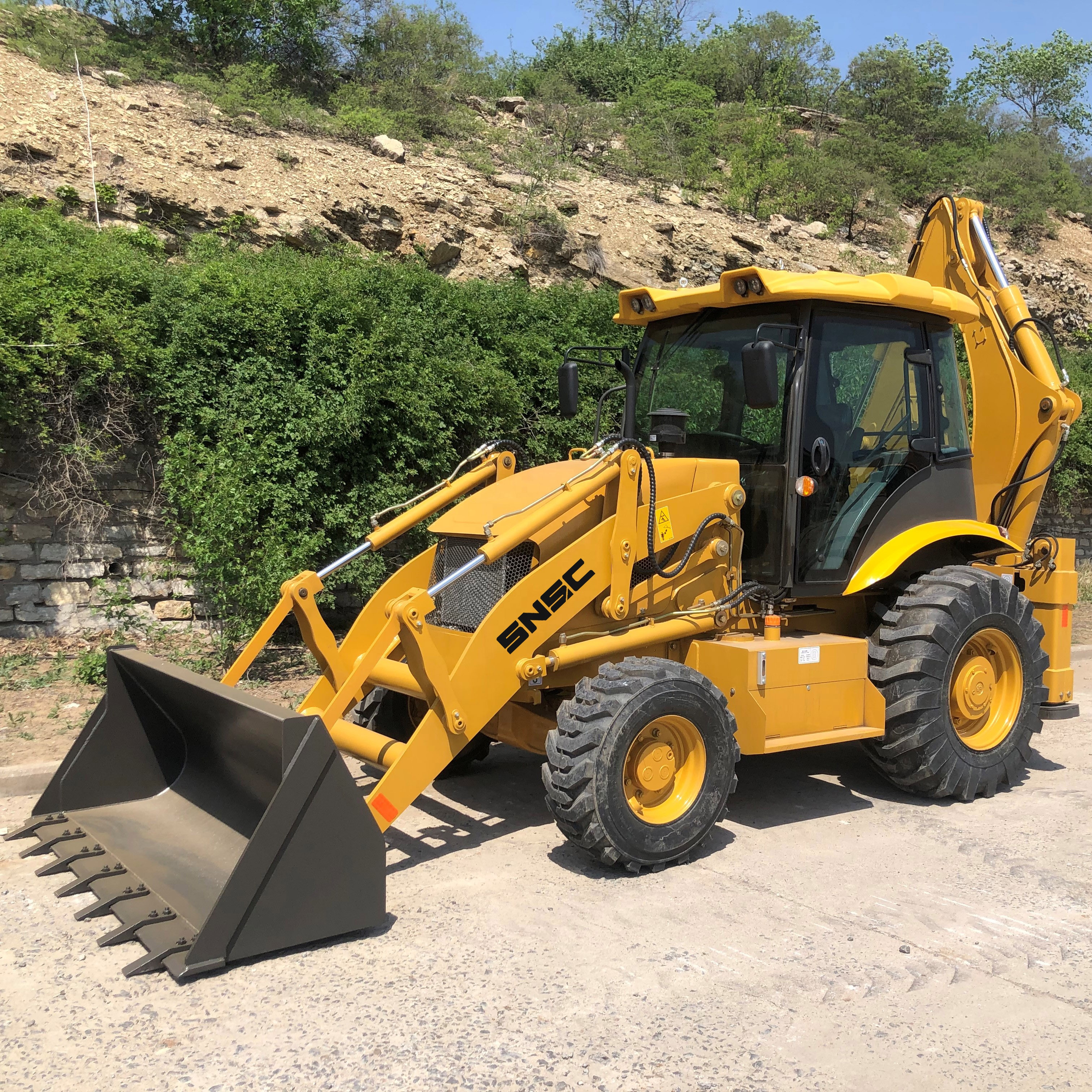 388H Four Wheel Steering Backhoe Loader Xinchai Engine Gearbox Bearing Long Lifetime