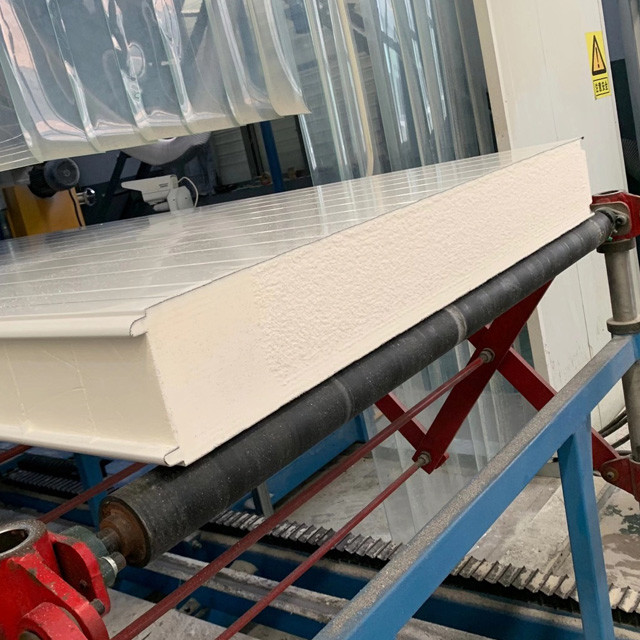 Fireproof B1 Grade PU Polyurethane Corrugated Sandwich Roofing Panel for Exterior Wall