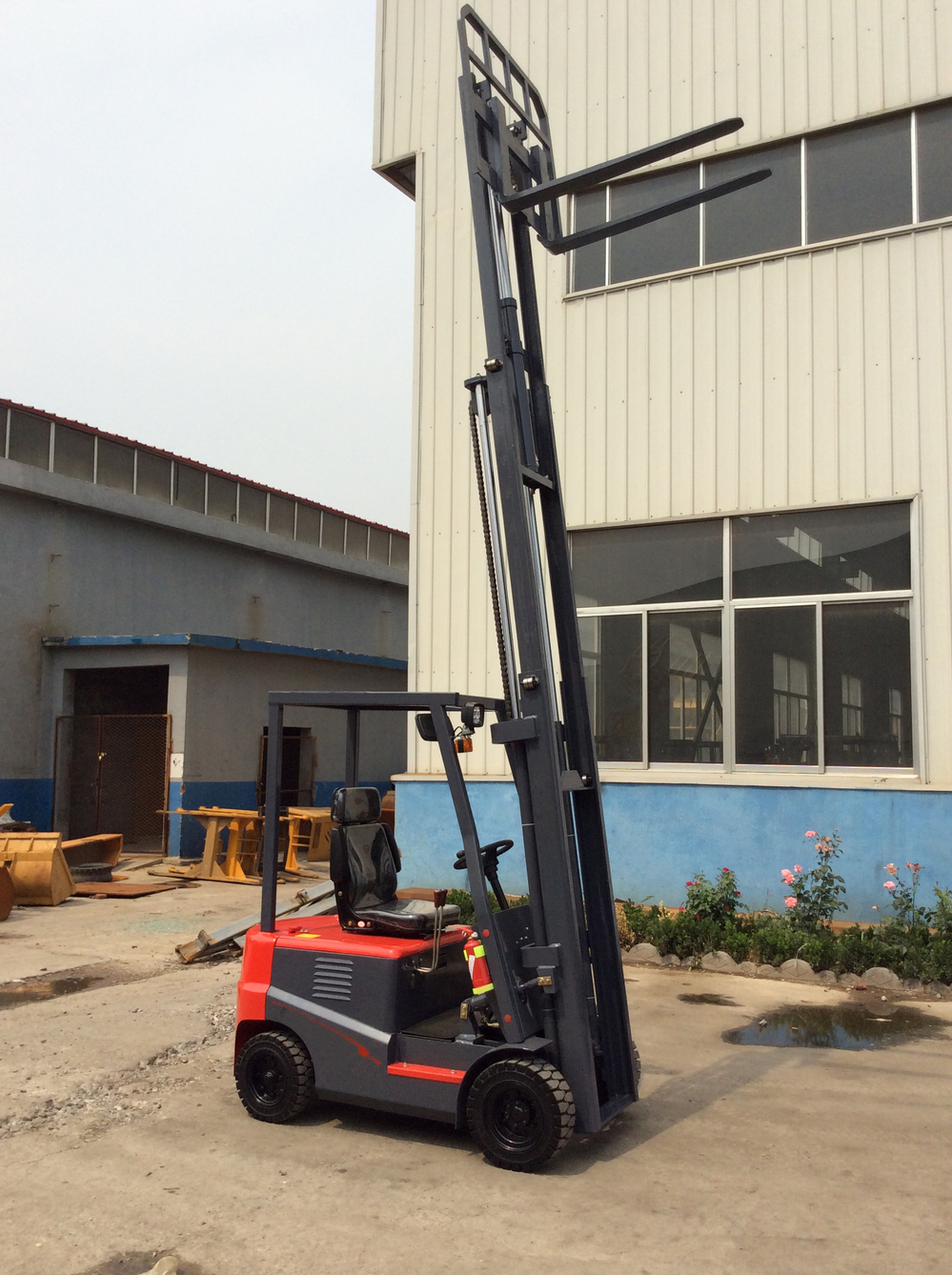 construction machine 1.5 ton mini tractor machine electric forklift with Twisan brand