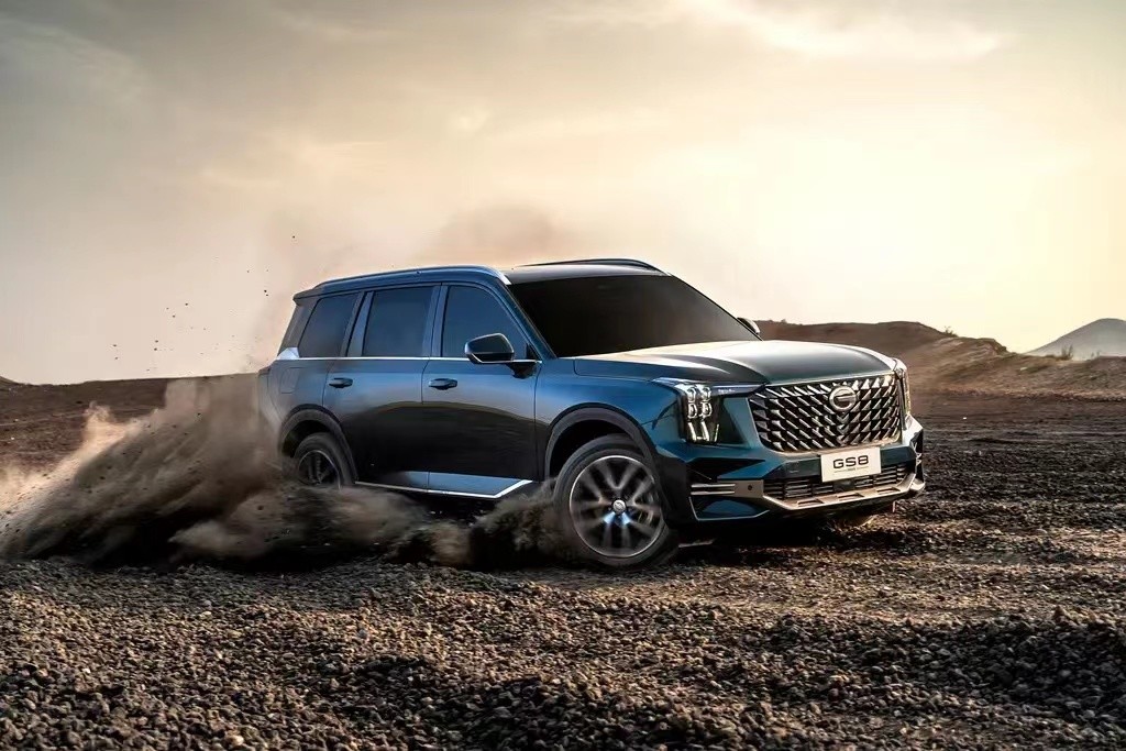The 2023 GAC Trumpchi GS8 2.0T 7 Seat Large Luxury SUV Is Available In Two Wheel Drive And Four Wheel Drive.