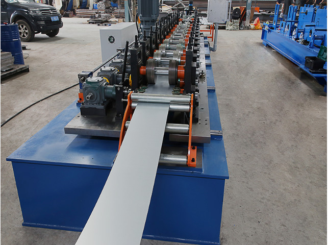120m/min Thickness 0.6mm CU Purlin Machine With Manual Decoiler