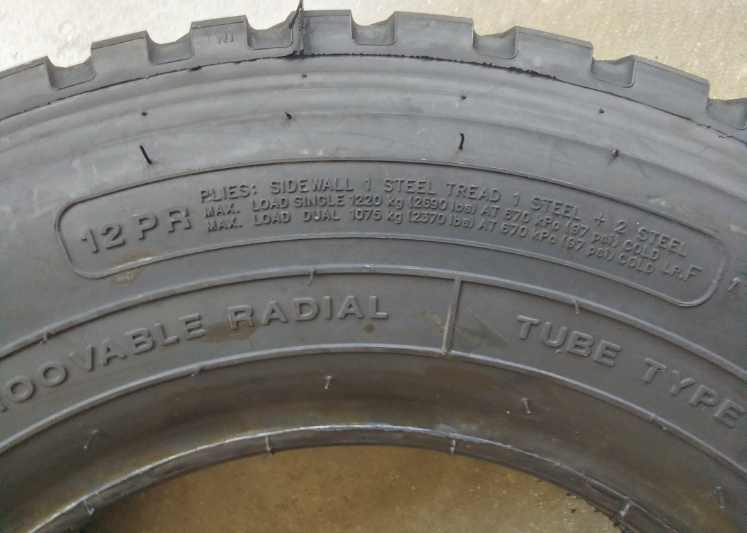 Radial Ply 7.00R16LT Light Truck Tyres , Low Rolling Resistance Truck Tires Excellent Loading