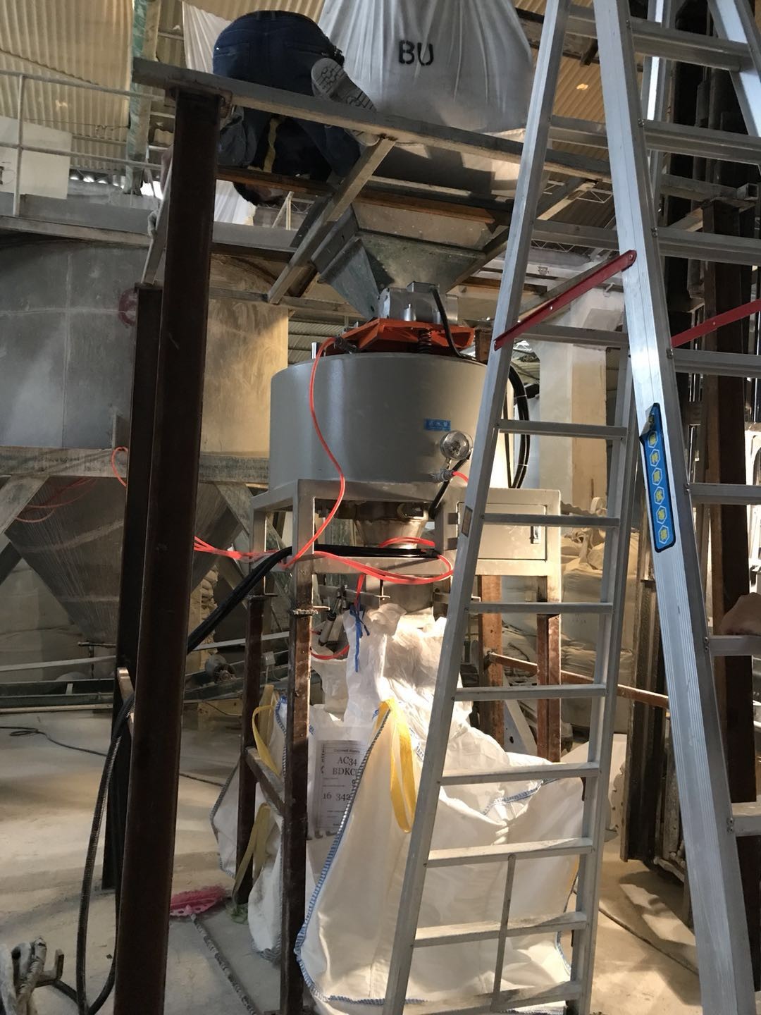 Intelligent Control Dried Powder Separator For Non Metallic Mineral Industries