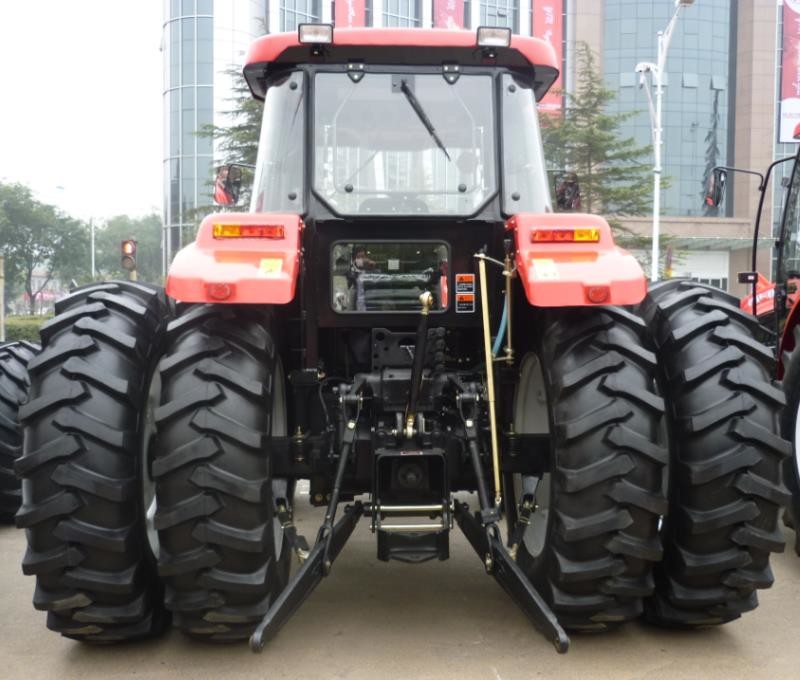 YTO X1804 2200r/Min 180hp Agriculture Farm Tractor With 4 Wheel
