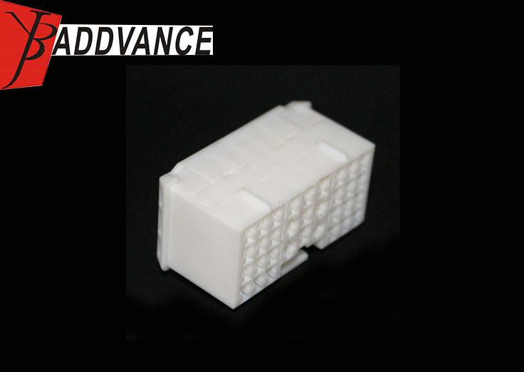 33 Pin Female Unsealed PA66 GF35 Automotive Electrical Connectors Multiple Types Car