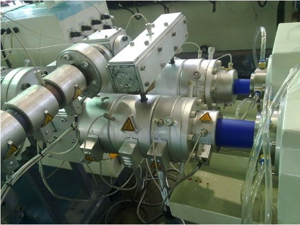 PP / PE / PVC Plastic Pipe Extrusion Line , Twin Pipe Double Screw Extruder
