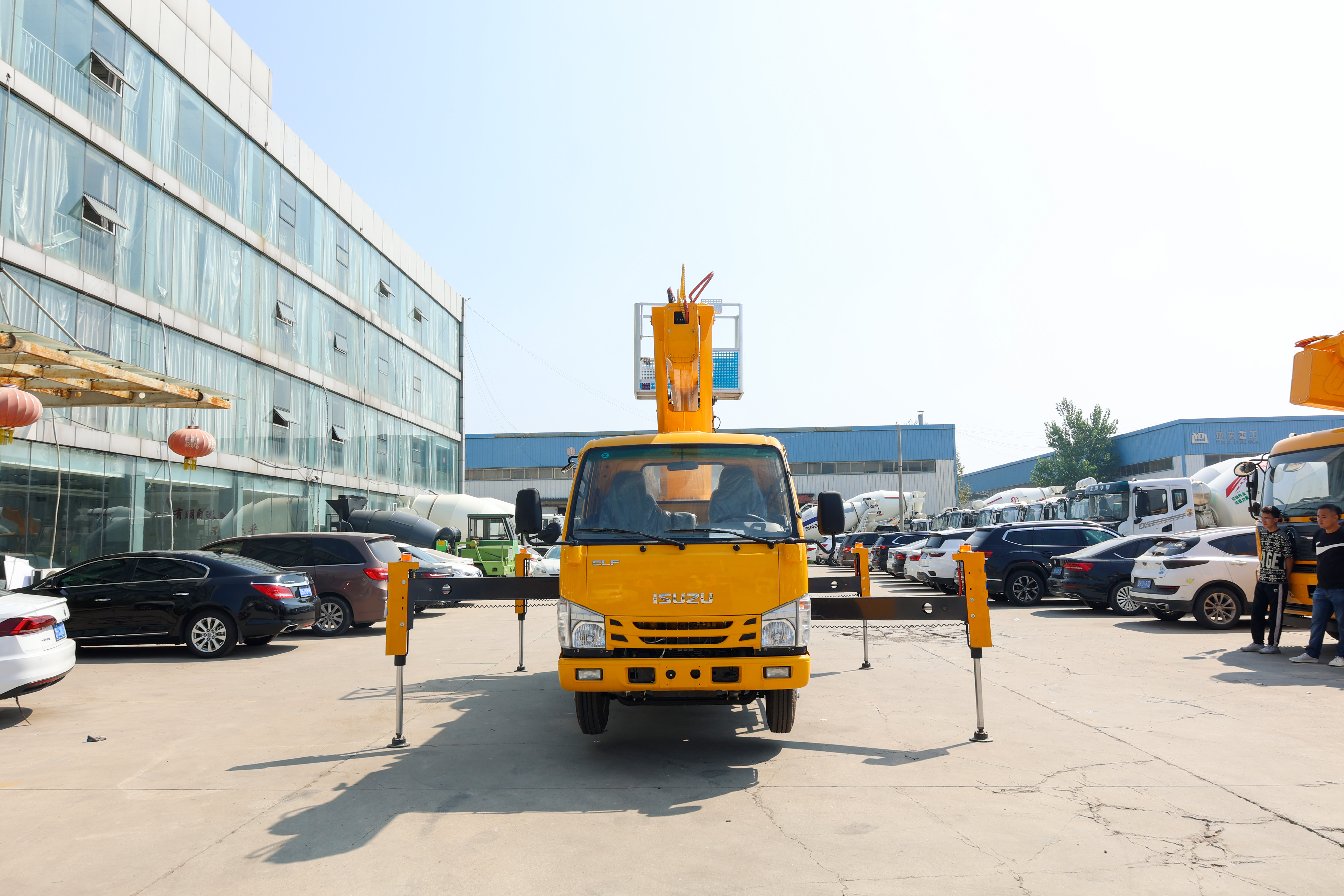 New Type 4*2 6 Wheels 27m Aerial Platform Truck Trucks Aerial Working Truck Price For Sale